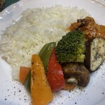 ナンナイチャ - タンドリーチキンとスチーム野菜はサービス