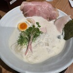 極み鶏そば 鶏と麦ときどき豚 - 