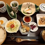 和食 有土 - 彩り膳　1100円