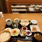 和食 有土 - 彩り膳　1100円