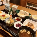 和食 有土 - 彩り膳　1100円
