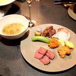 KAGARIBI - 烤牛肉、烤猪肉、炸鸡、蔬菜汤