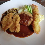 カフェレストラン はちのす - 