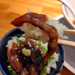 麺家 たけ田 - ホタルイカの沖漬丼一口