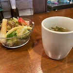 吉良亭 - ランチには他にサラダと具沢山のスープ付き