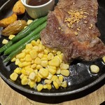 国産熟成焼肉 肉バル ドウラクコリーダ - リブロースステーキ120g1628円