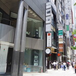 銀座ろくさん亭 - 銀座中央通りに面する