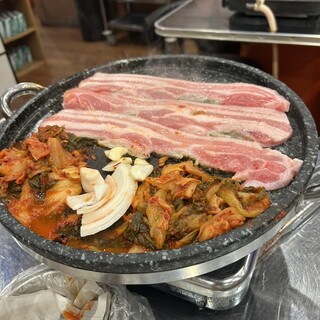 とんとんさま専用 サムギョプサル とんとん豚様 大船店】湘南・鎌倉・焼肉