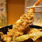 くずし割烹 天ぷら竹の庵 - 衣と一体にした歯切れから膨らむ旨味