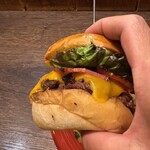 THE GRABBER hamburger pub - 『Toryufu Hollandaise Bacon Cheese Burger¥2,585』
      ※こちらは裏メニューのため通常提供はございません。
      『Coffee Float¥825』