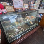ISAGO - 店内