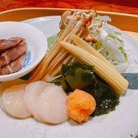 日本料理 斗南 - 帆立とホタルイカのしゃぶしゃぶ。もう少しすると鱧に変わるようだ