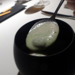 ロイヤルミルクティとだだちゃ豆の二層スープ