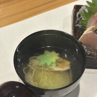 魚と炭と鉄板と ととと - 季節の吸物（焼き茄子と素麺）