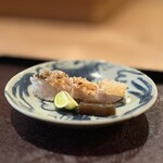 茜坂大沼 - 甘鯛を炭火による鱗焼き