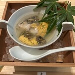 虎白 - 鮑とウニ　鮑の肝をほんのりと梅とボイル