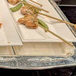 グラスコート - チキンの串焼き～ケバブソース～