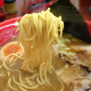 九州宮崎ラーメン響 - 太麺です。