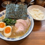 横浜豚骨醤油ラーメンYOLO - 
