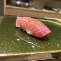 すし晴 - まずは中トロから　初手シャリ嬉しい