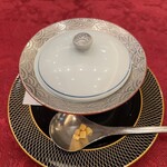 ホテルマイユクール祥月 - アスパラガスのスープ。クルトンは後入れのこだわり。