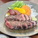 神戸牛炭火ステーキ・逸品 寅松の肉たらし - 