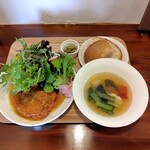 山くじらカフェ - 今週のランチ(チキンのオーブン焼き)