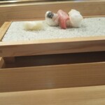 寿し芳 - 上鮨   鯵   大トロ    バイ