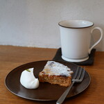 ラス ルセス - ケーキセット（950円） ・レモンのアマンディーヌ ・アッサムティー