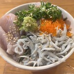 魚のとりやまさん - 海鮮丼799円