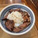 中華そば 鶴亀 - チャーシュー温玉丼