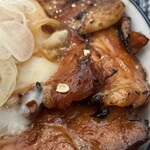 中華そば 鶴亀 - チャーシュー温玉丼