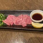 じなんぼう - 極上和牛炙り牛刺し ※写真は炙り前