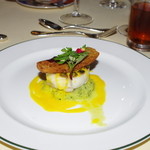 スズキのヒアン　パスティス風味　ズッキーニのフォンデュと小さなハーブのサラダを添えて