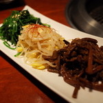 赤坂 みすじ - ナムル三種盛り 680円  2014.8.3x