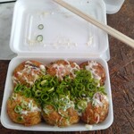 なんでやねん - 料理写真:ジャンボたこ焼き(6個人) ねぎマヨしょうゆ 箸付