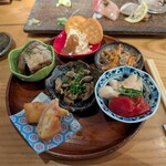 鶏と魚と炭火焼き 燈 - 