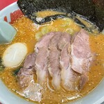 ラーメン山岡家 - 特味噌チャーシュー　卵トッピング