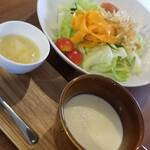 LYCKA - スープもサラダも最高