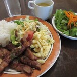 小さな街の食堂 cafe MISTY - 豚肩ロースのポークソテー～シャリアピアンソース（新たまねぎソース）980円