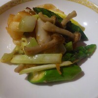 南園 - あわびのオイスターソース煮、いろどり野菜添え