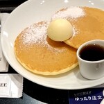 タリーズコーヒー - 先端がドリル状で、前方に穴を堀り続け進む車輌の様なものを。尚現実には、前方に進行しながら穴を開ける機械と云うのは、実在はしてない様で。　安定のスイーツの美味　TULLY'Sで　パンケーキ食む　汐留の夜