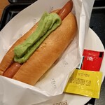 タリーズコーヒー - 地下鉄の駅であるとの事です。本当に、一つも無いとは…。何だか大江戸線の電車で、地の底海の底を潜って進行する、潜水艦や地底削岩機を、私は連想致しました。昔の、某国民的猫型ロボットの、漫画の中に出て来た、