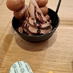 ベビーカステラ専門店 KUTSUROGI - リアルタイムで判るのは、某動画サイトの『オススメ』に出て来る動画の内容…。我に返り、私、何を検索していたのだろう…と【表示しない】に設定し。　串ざしのカステラ食し　過ぎ去りし　かつての仕事想い出してる