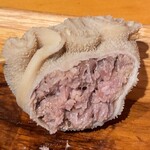 草原の料理 スヨリト - スヨリト(肉団子のカット面)