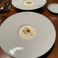 ビストロ ヴィヴィエンヌ - 1皿目
                    新玉ねぎのパリソワール