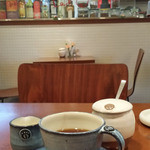 JUNKURO CAFE - 犬の足形模様が全てについているオリジナル陶器が素敵です。