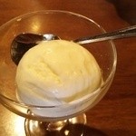 ナワジョティ - サービスのアイスクリーム