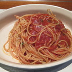 エノテカ・オルモ・デル・カウカソ - トマトとバジルのパスタ　プラス１００円で大盛り