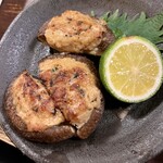 鳥焼処 鳥ぼん 本店 - 椎茸肉詰め